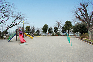 瀬戸ヶ谷町公園…約320M